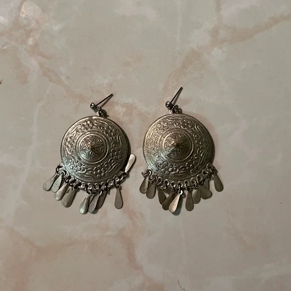 Vintage tribal/boho silver earrings. Very light weight. Post back and dangles! - Picture 3 of 5